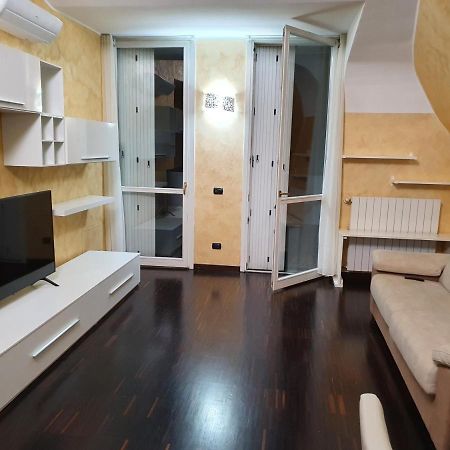 Milano Malpensa Grandi Mansarda Attico Apartment Gallarate Luaran gambar