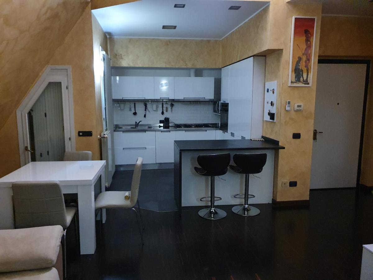 Milano Malpensa Grandi Mansarda Attico Apartment Gallarate Luaran gambar
