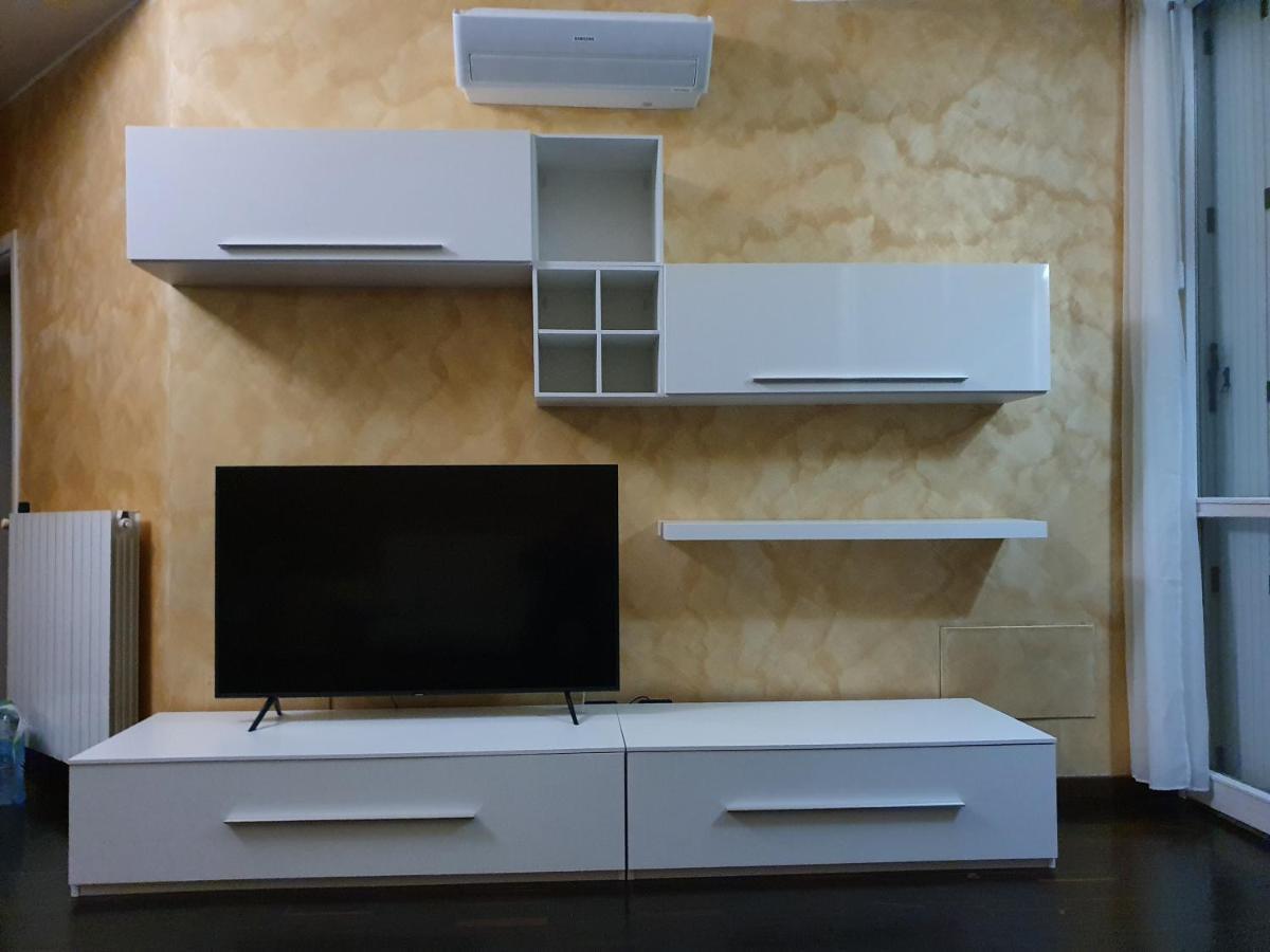 Milano Malpensa Grandi Mansarda Attico Apartment Gallarate Luaran gambar