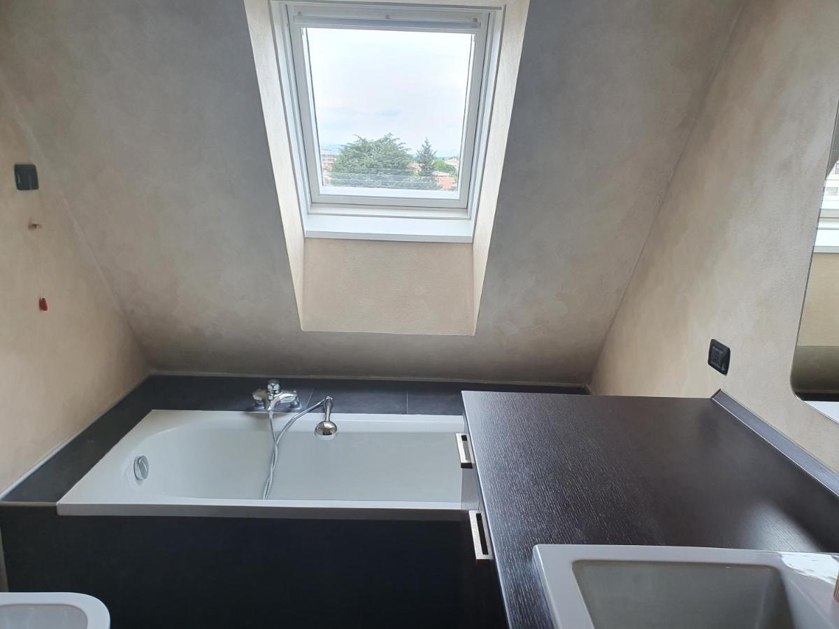Milano Malpensa Grandi Mansarda Attico Apartment Gallarate Luaran gambar